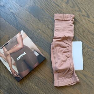 SKIMS BRAND NEW sculpting short above the knee